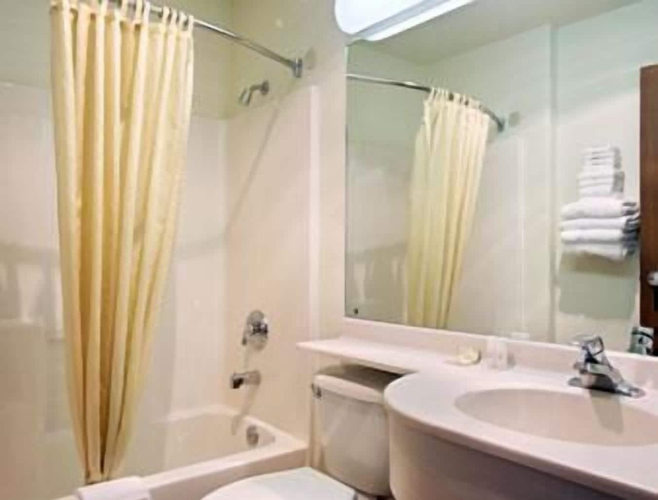 Microtel Inn And Suites Pueblo Zewnętrze zdjęcie